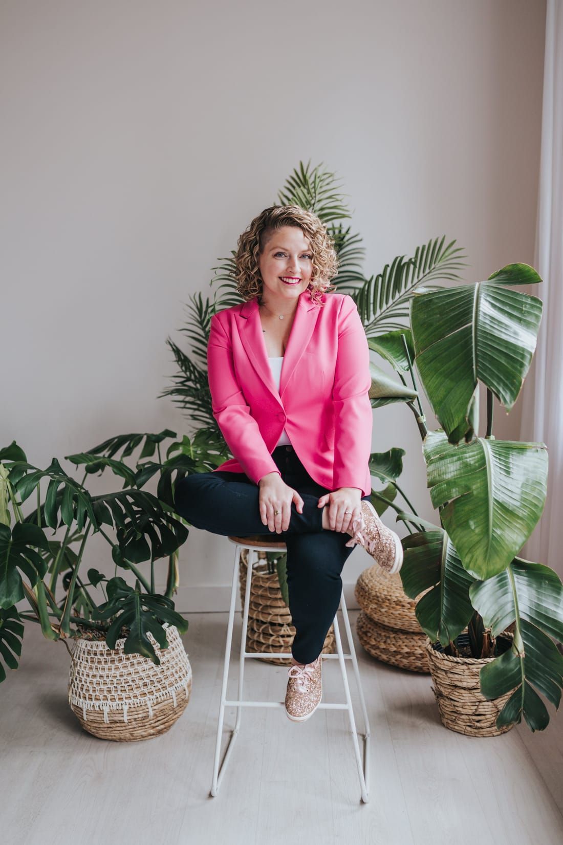 SkyeBlu Cutchie, a warm and approachable LGBTQ+ affirming, sex-positive therapist